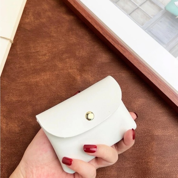โพ๏ธ2/$25 White Coin Purse/ Coin bag / mini purse - Picture 3 of 8